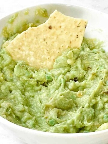 cropped-Guacamole-with-Chip.jpg