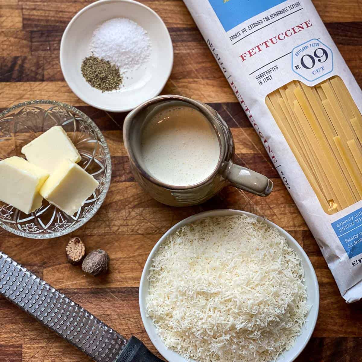 Photo of individual ingredients for Fettuccine Alfredo Recipe.