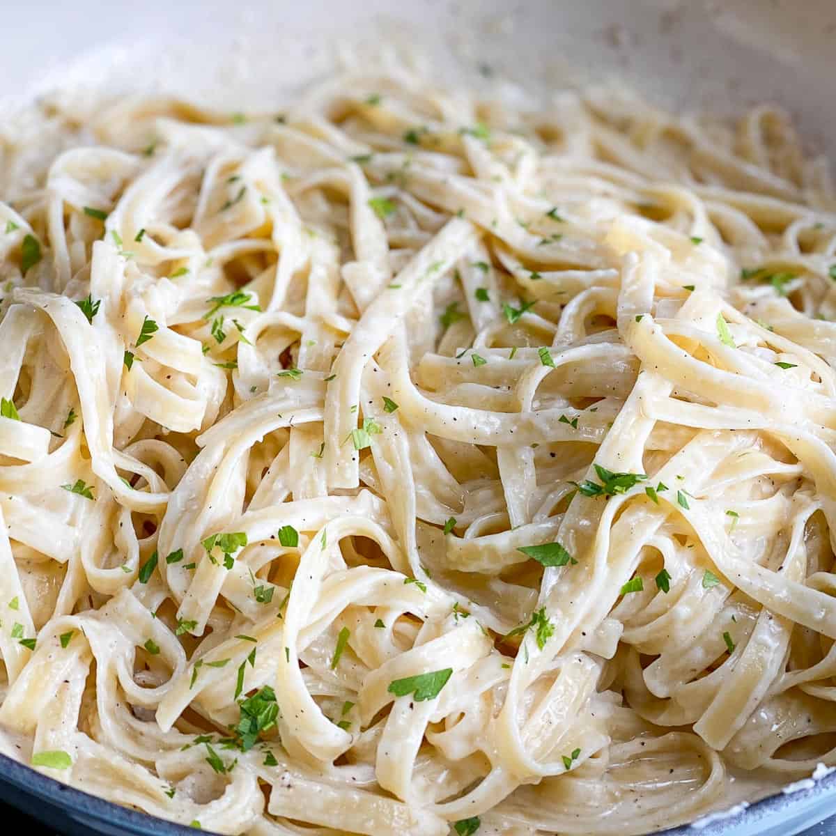 The Best Homemade Alfredo Sauce (Easy Recipe) Seanna's Kitchen